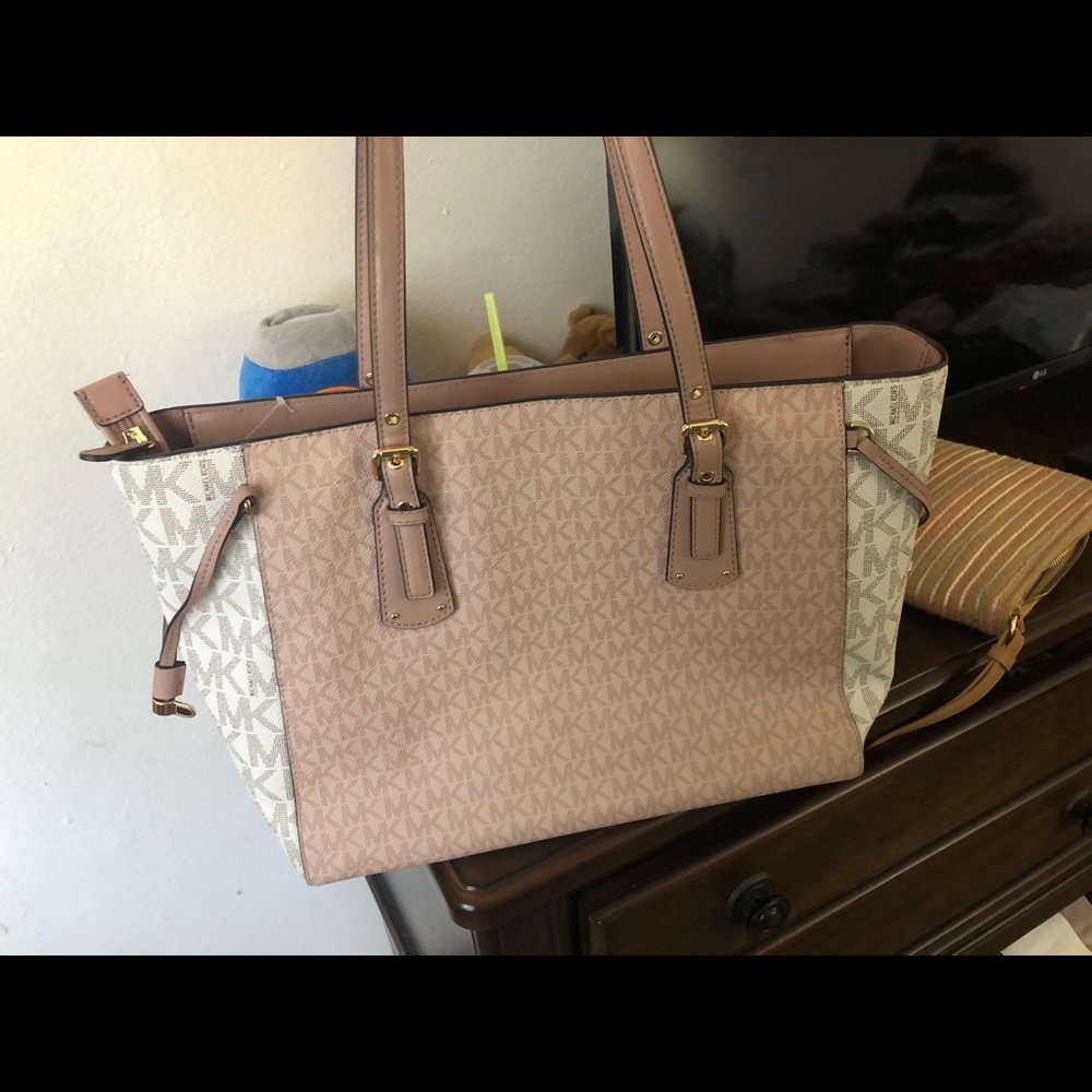 Michael kors purse